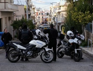 Έρευνες της ΕΛ. ΑΣ. για κυκλώματα διακίνησης παράνομων μεταναστών στην Μύκονο